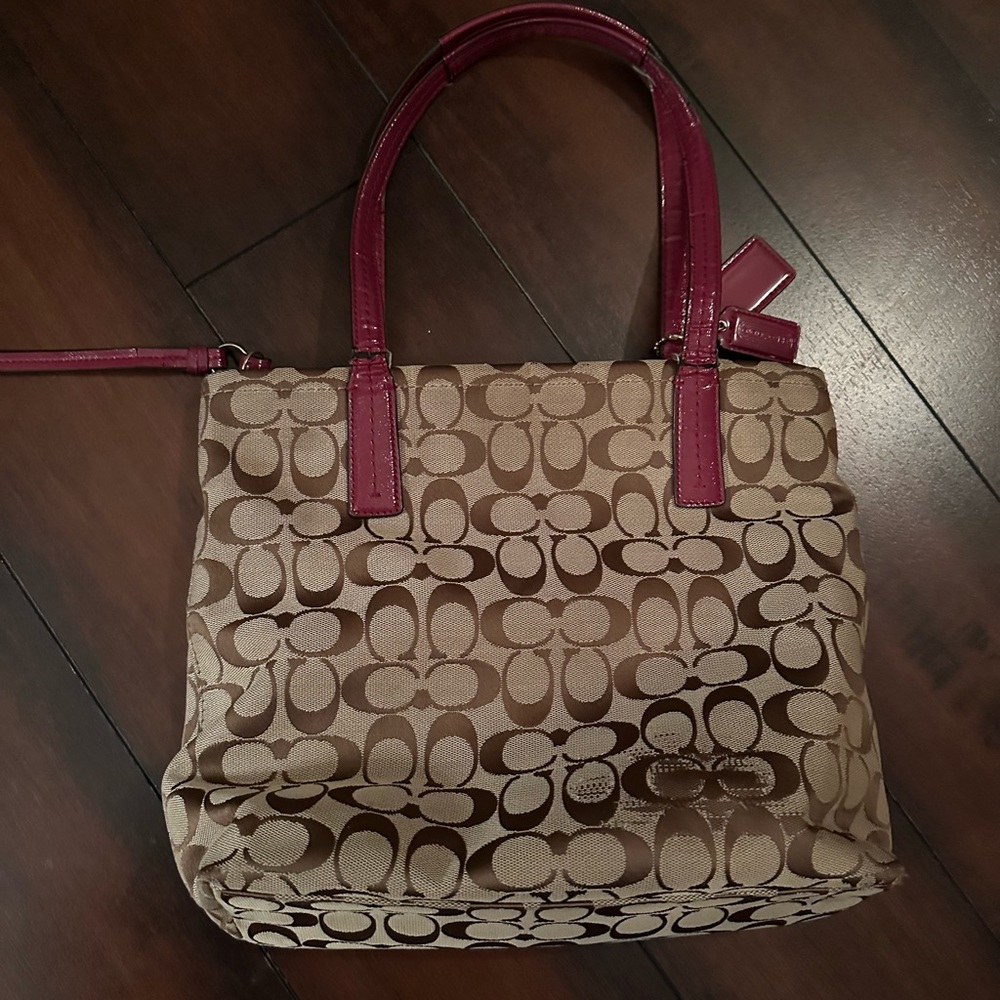 Coach Purse - Picture 4 of 7